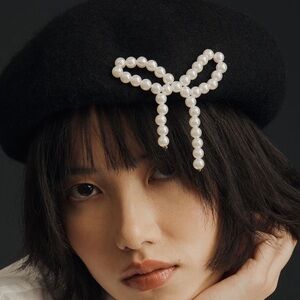 Maeve Black Beret with Pearl Accent